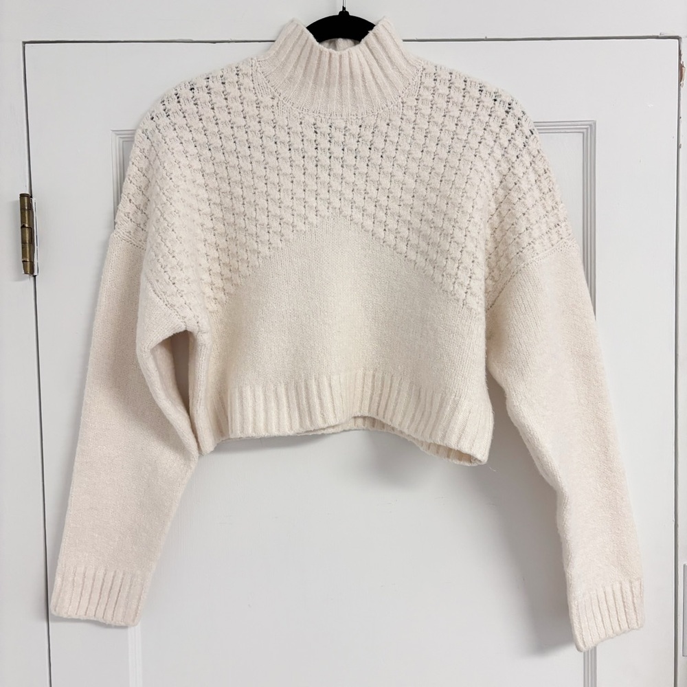 NWT Generation K Cream Cropped Turtleneck Sweater Small